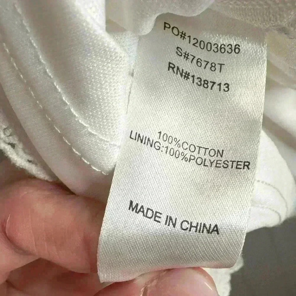 Doe and Rae White Eyelet Lace Tank Top Boutique Sleeveless Shirt
Womens Small - Picture 2 of 8